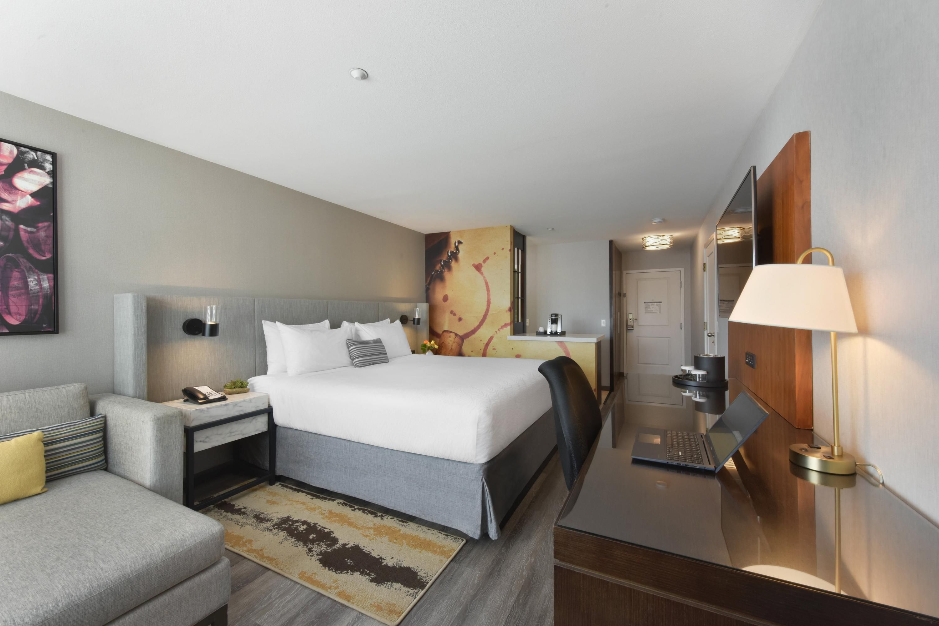 Hotel Indigo Napa Valley By IHG in Napa, the United States from $106:  Deals, Reviews, Photos | momondo