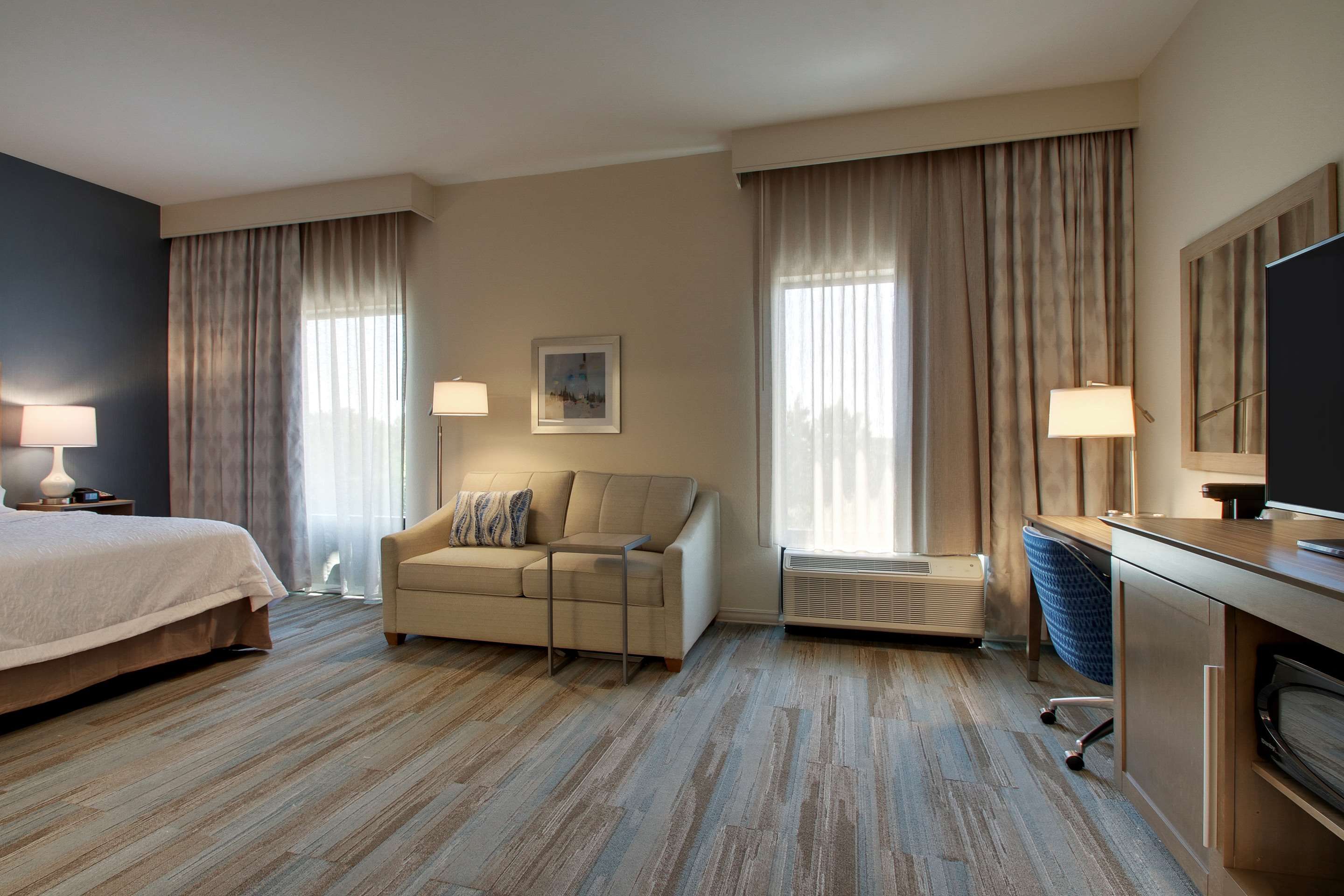 Hampton Inn Sneads Ferry North Topsail Beach in Sneads Ferry, the United  States from $119: Deals, Reviews, Photos | momondo