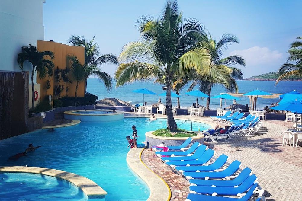 Las Flores Beach Resort in Mazatlán, Mexico from $58: Deals, Reviews,  Photos | momondo