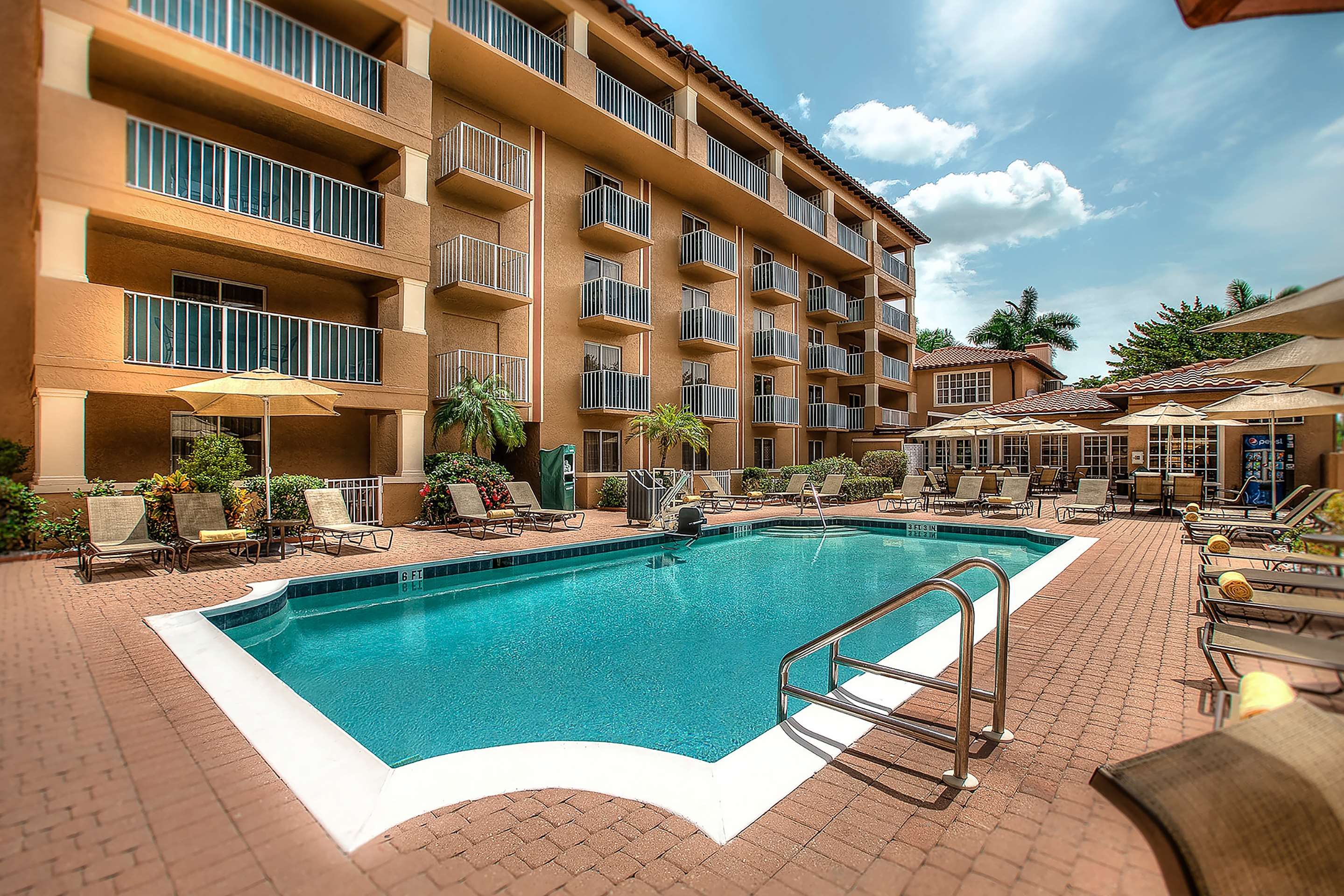 Inn of Naples, Tapestry Collection by Hilton in Naples, the United States  from $71: Deals, Reviews, Photos | momondo, image size:2879x1920