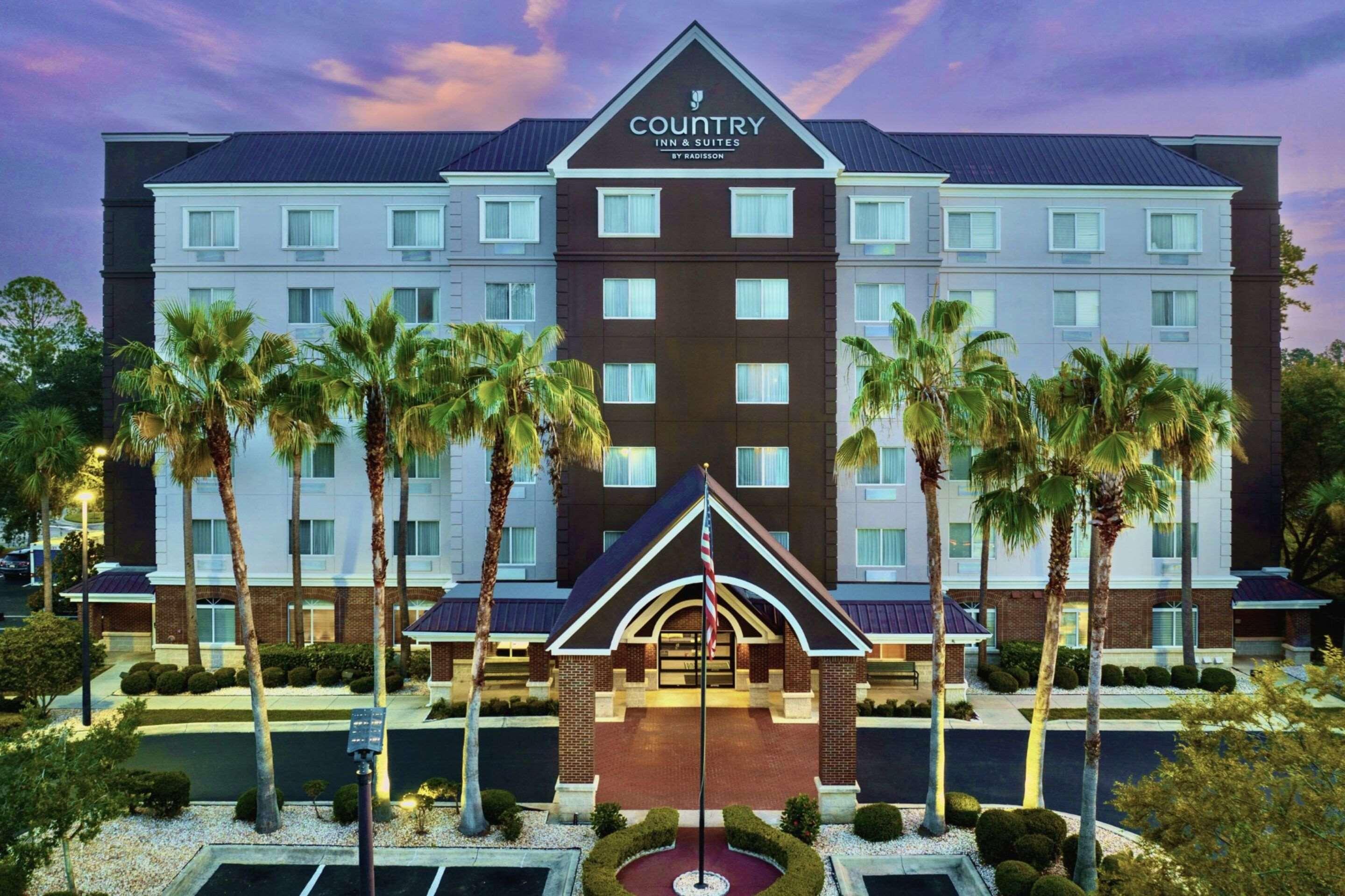Hotel Review: Country Inn & Suites by Radisson Cape Canaveral • The Disney  Cruise Line Blog