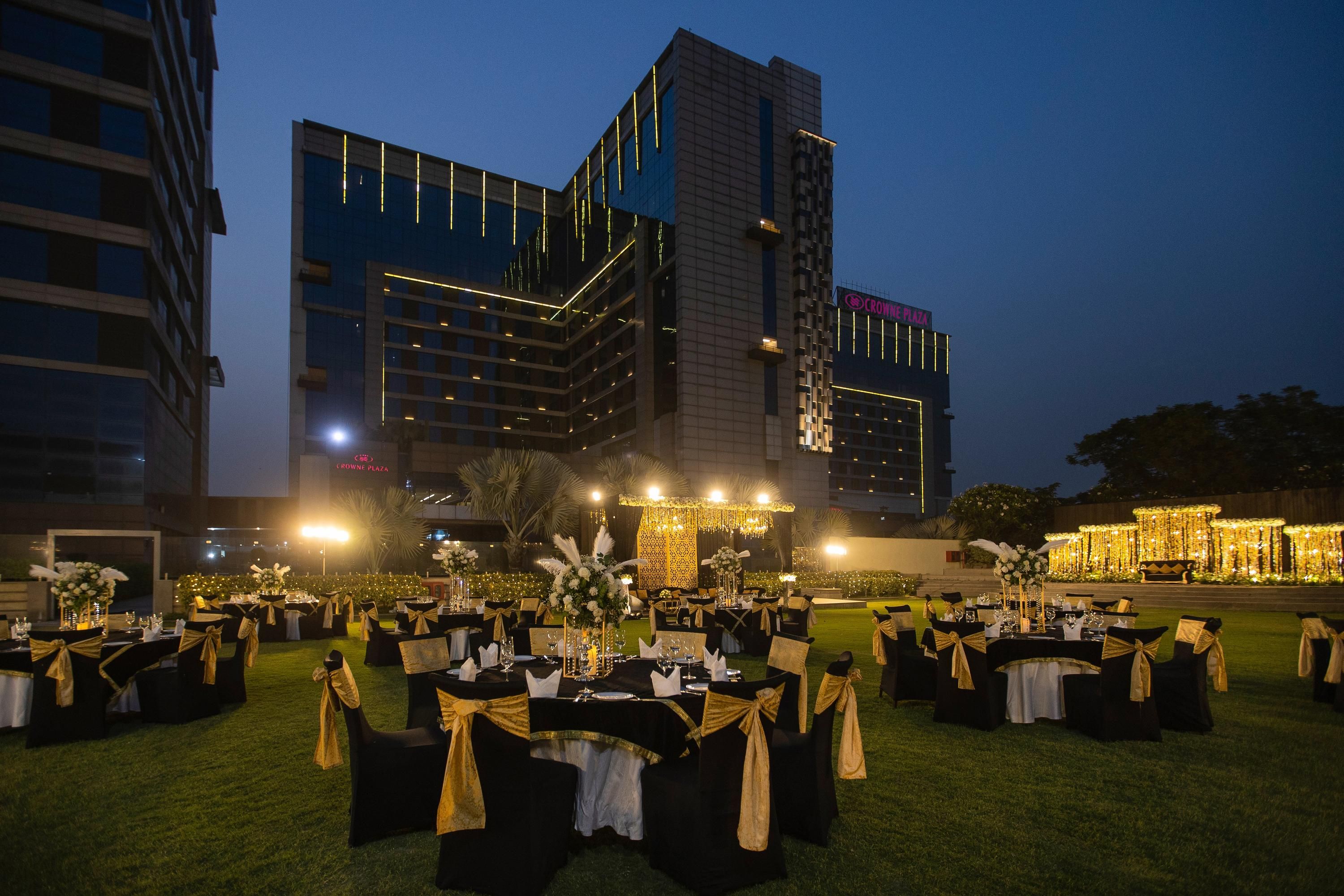 Luxurious 5-Star Radisson Blu MBD Hotel Noida - Premier Benefits \u0026 Elite  Member Perks in Noida, image size:3000x2000