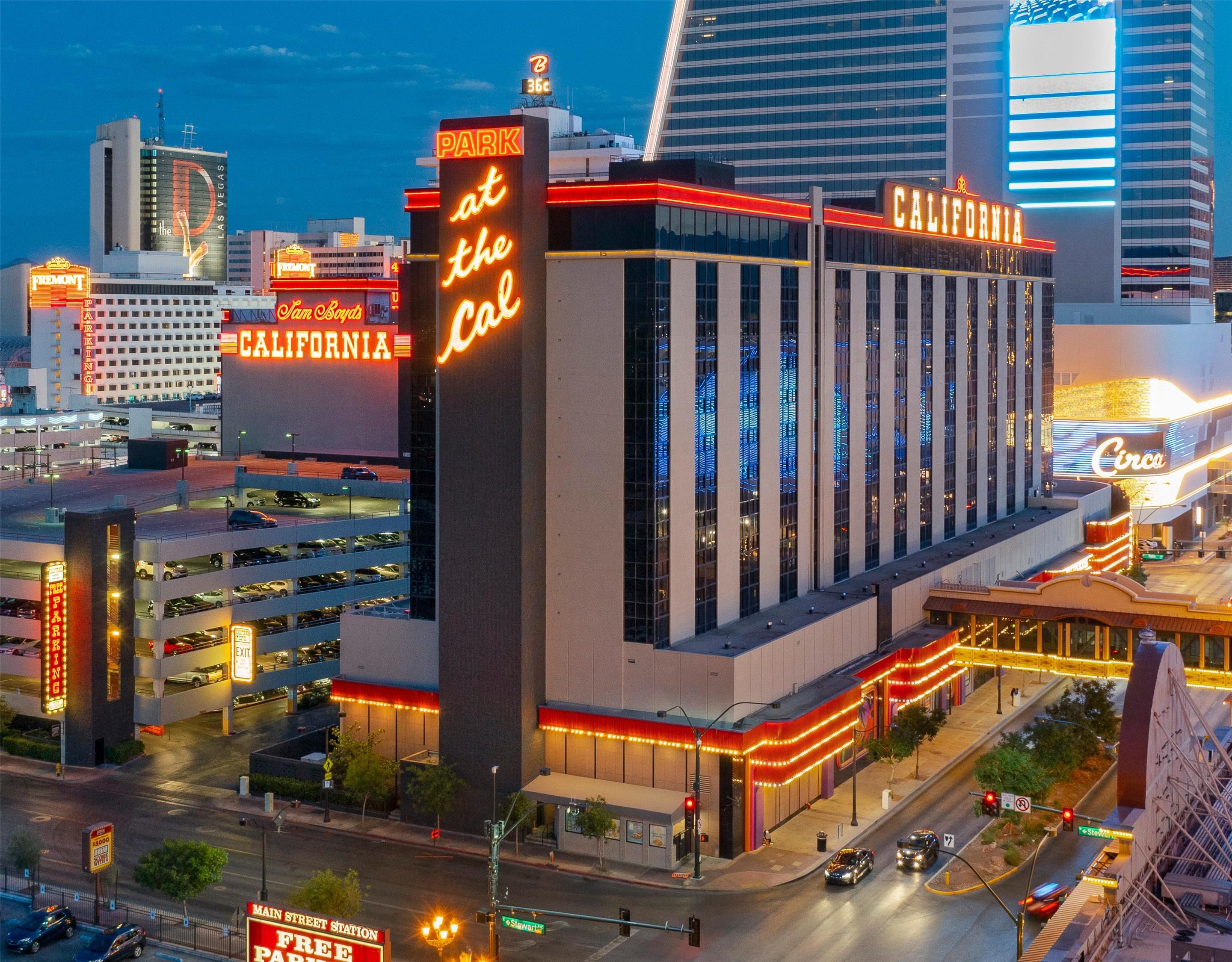 Hotels near Fremont Street Experience (Las Vegas) from $26/night - momondo, image size:2880x2250
