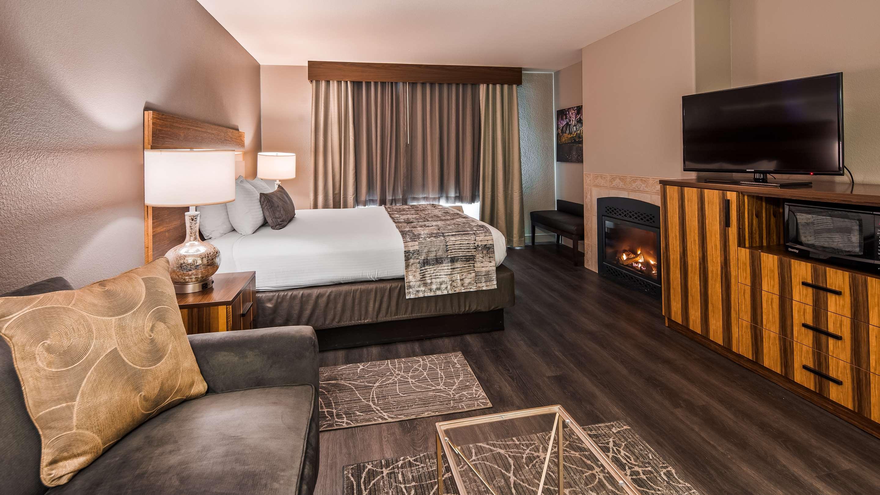 Comfort Inn & Suites- Tourist Class Cedar City, UT Hotels- GDS Reservation  Codes: Travel Weekly