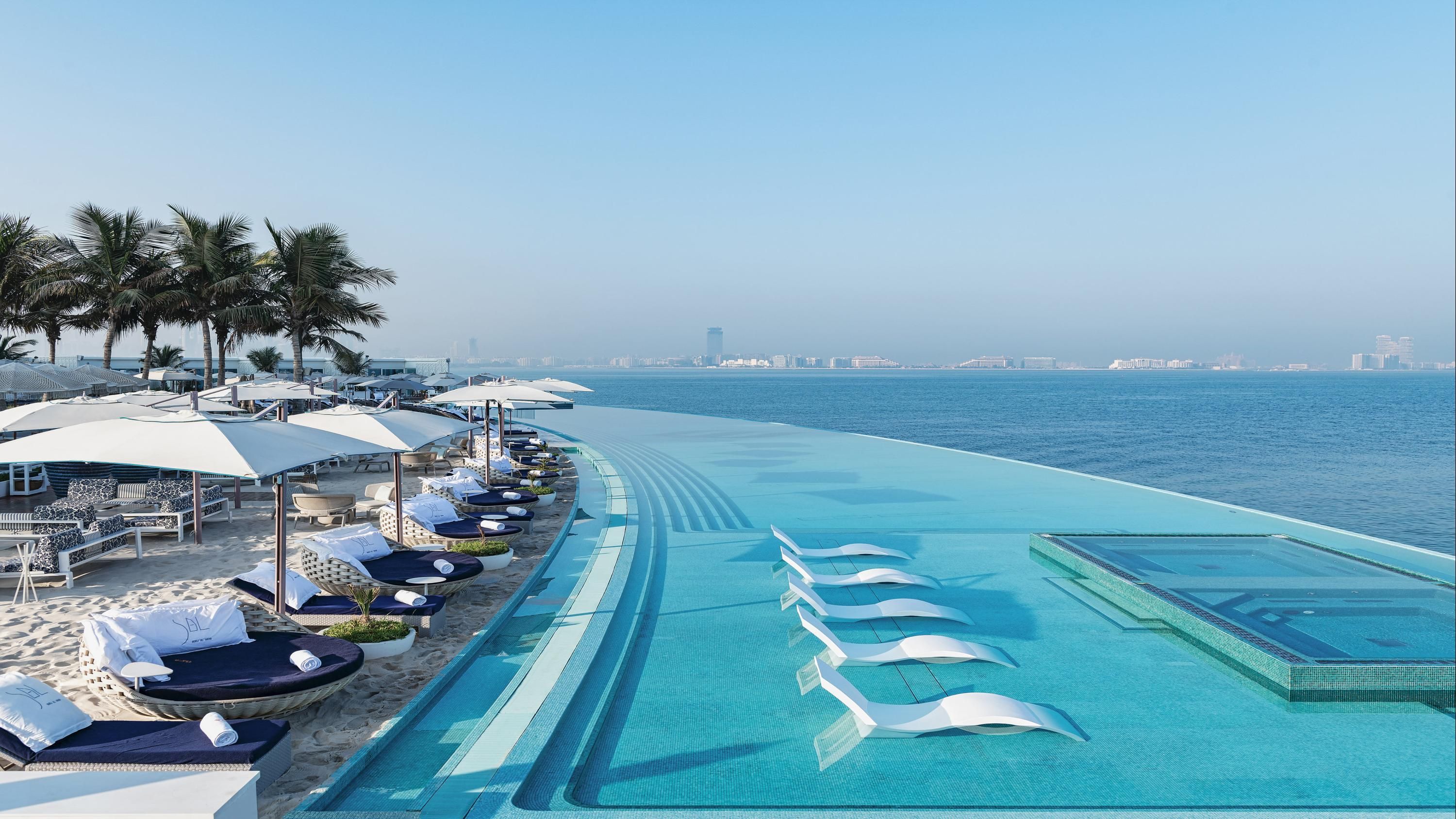 Jumeirah Burj Al Arab Dubai in Dubai, the United Arab Emirates from $904:  Deals, Reviews, Photos | momondo, image size:3000x1687