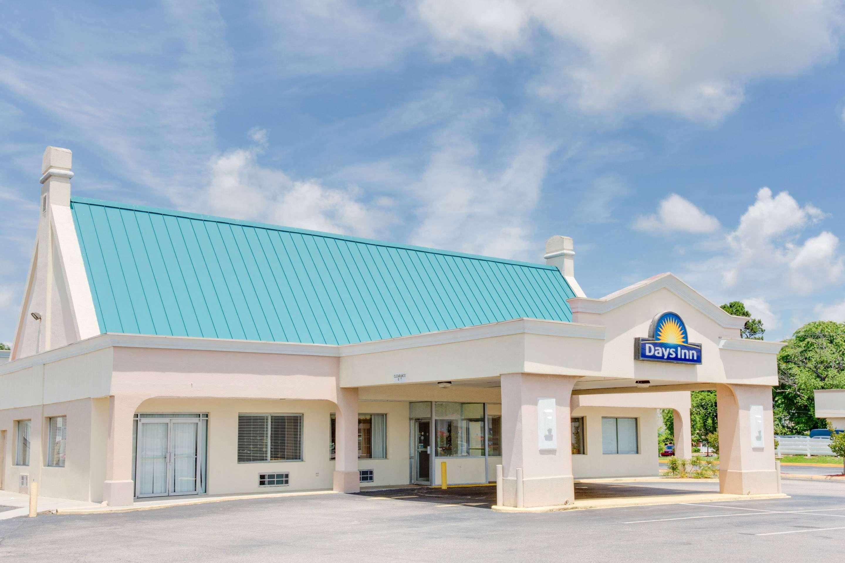 Days Inn by Wyndham Chester in Chester, the United States from $62: Deals,  Reviews, Photos | momondo