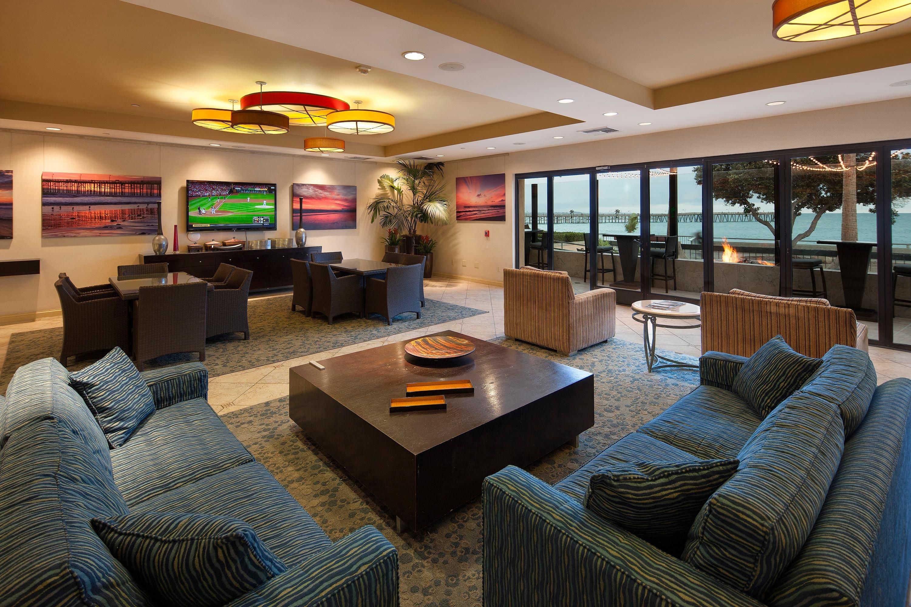 Crowne Plaza Ventura Beach in Ventura, the United States from $171: Deals,  Reviews, Photos | momondo