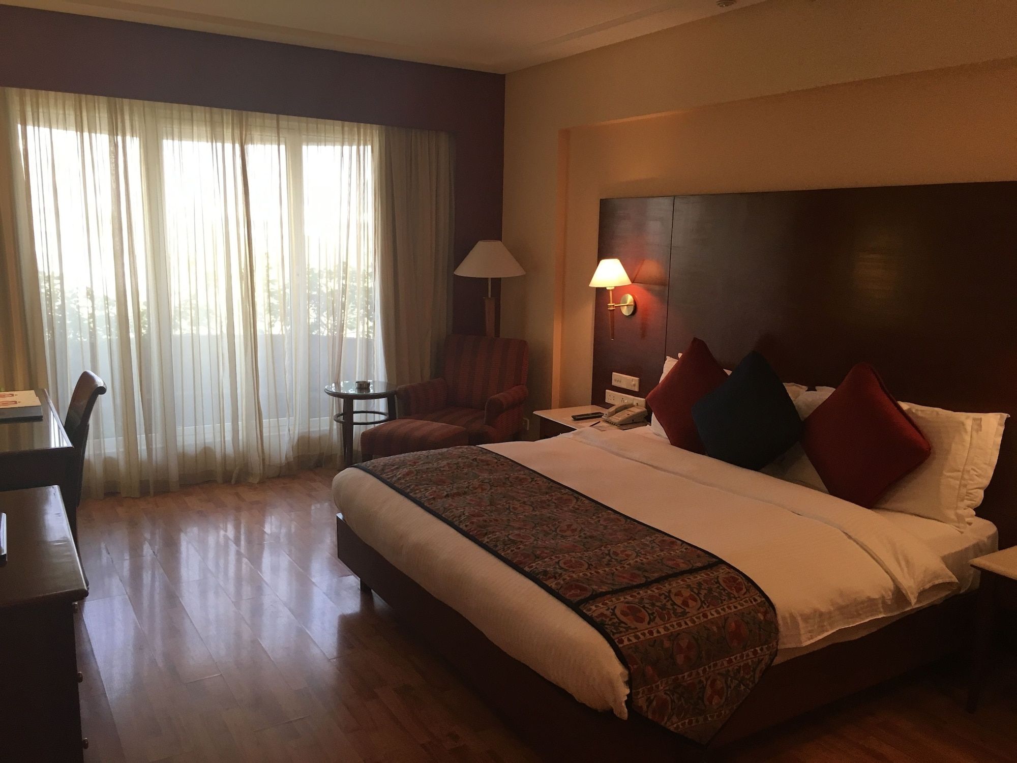 The Lalit Mumbai in Mumbai, India from $80: Deals, Reviews, Photos | momondo, image size:2000x1500