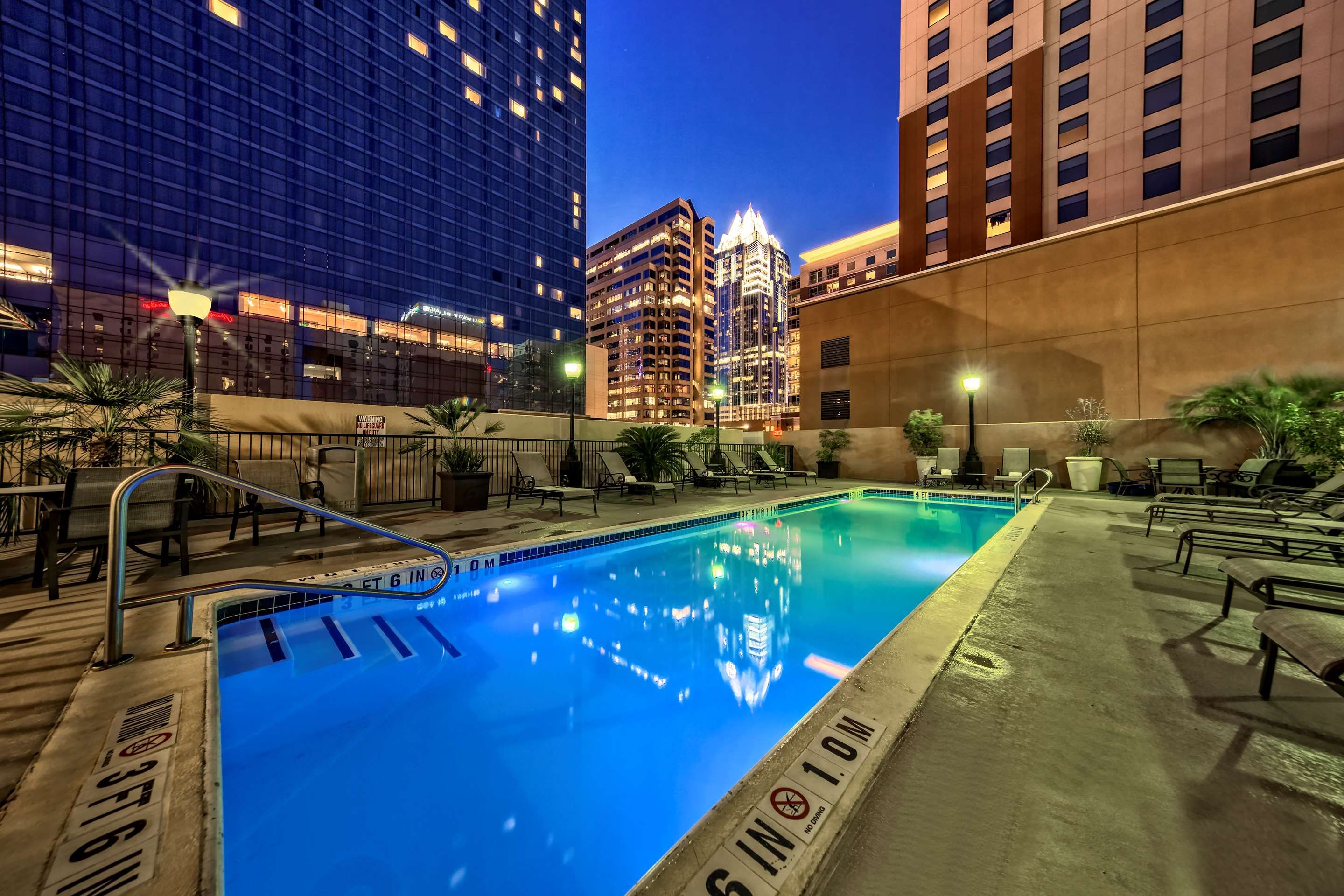 Hampton Inn & Suites by Hilton Austin Downtown in Austin, the United States  from $102: Deals, Reviews, Photos | momondo