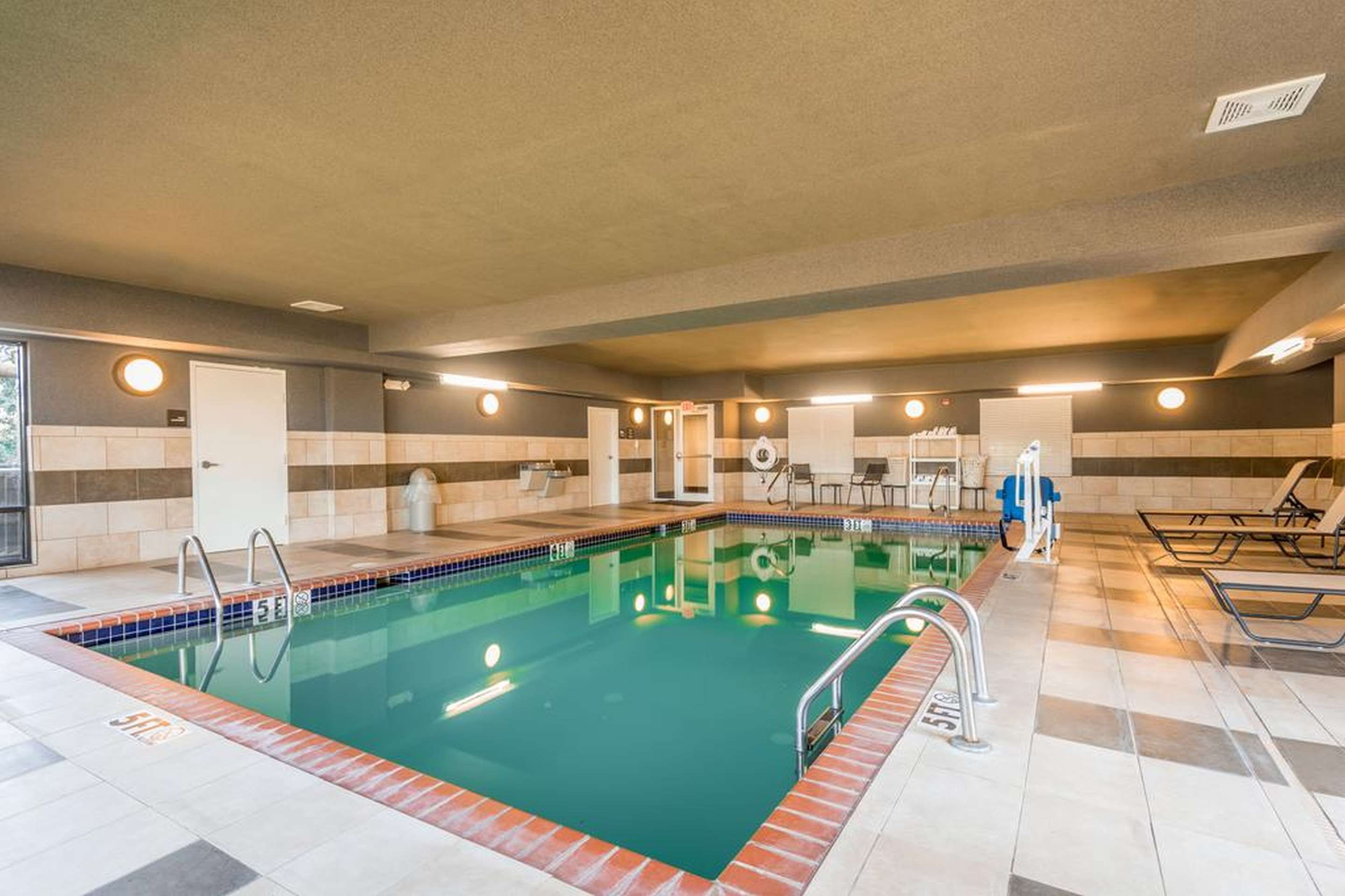 lodging in new albany ms