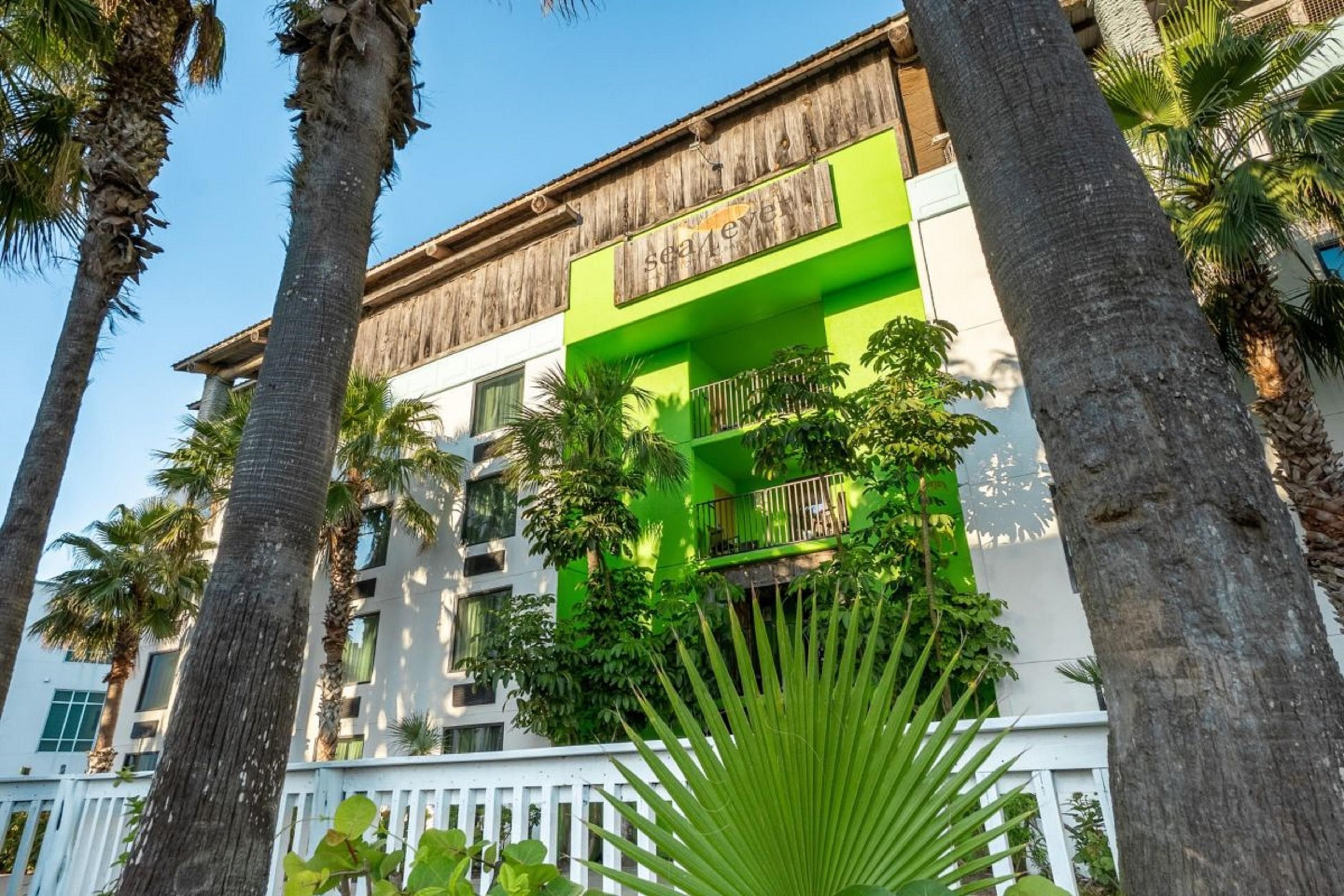 Holiday Inn Resort South Padre Island-Beach Front By IHG in South Padre  Island, the United States from $64: Deals, Reviews, Photos | momondo