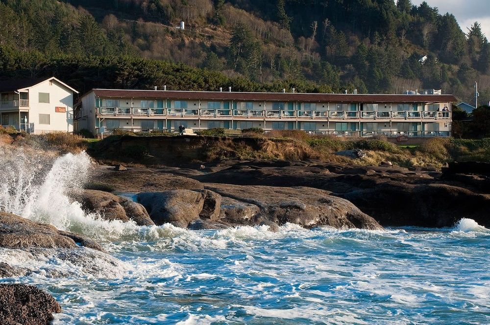 yachats oregon cheap hotels
