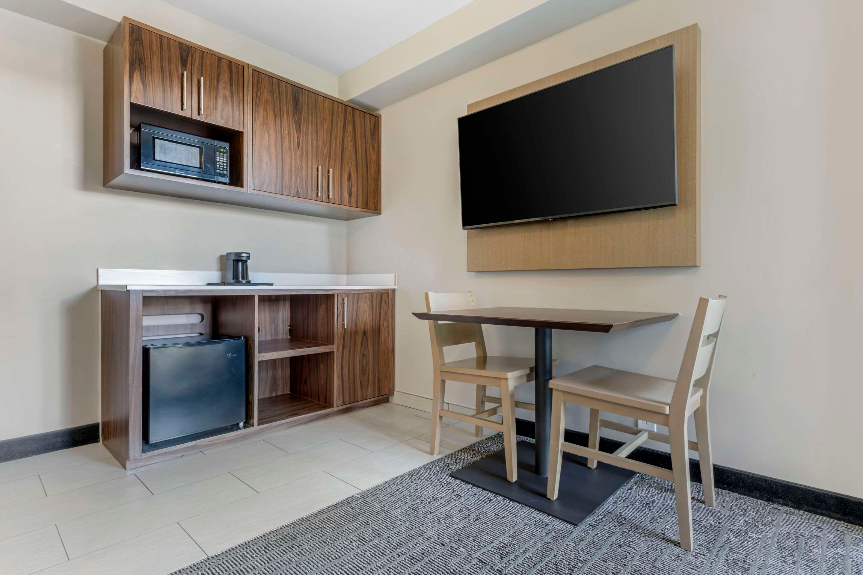 Country Inn & Suites by Radisson, Vallejo Napa Val in Vallejo, the United  States from $73: Deals, Reviews, Photos | momondo