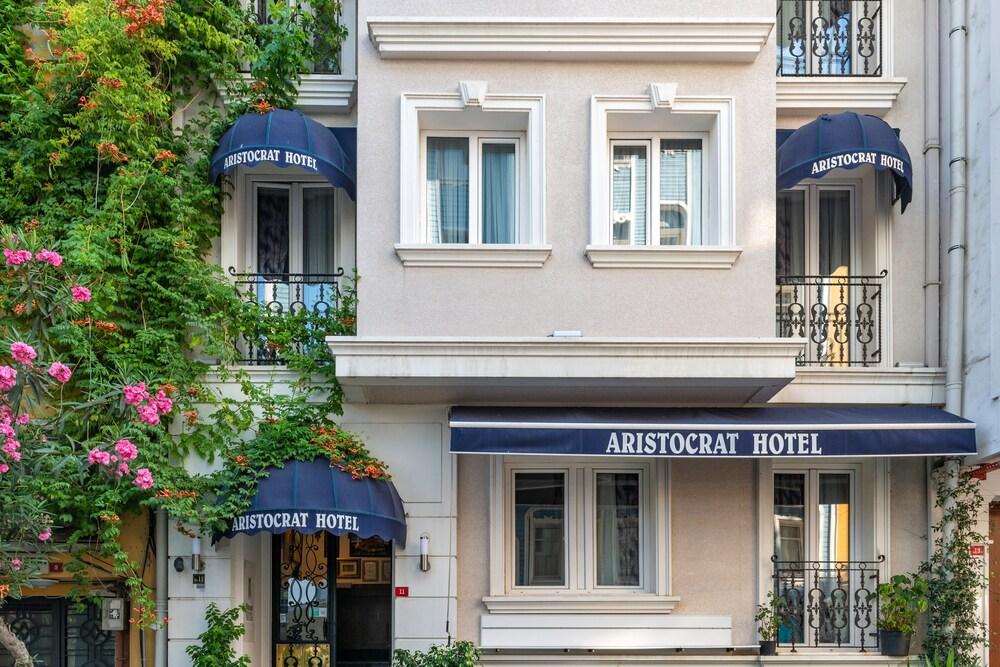 Aristocrat Hotel Reviews, Deals & Photos 2023 - Expedia