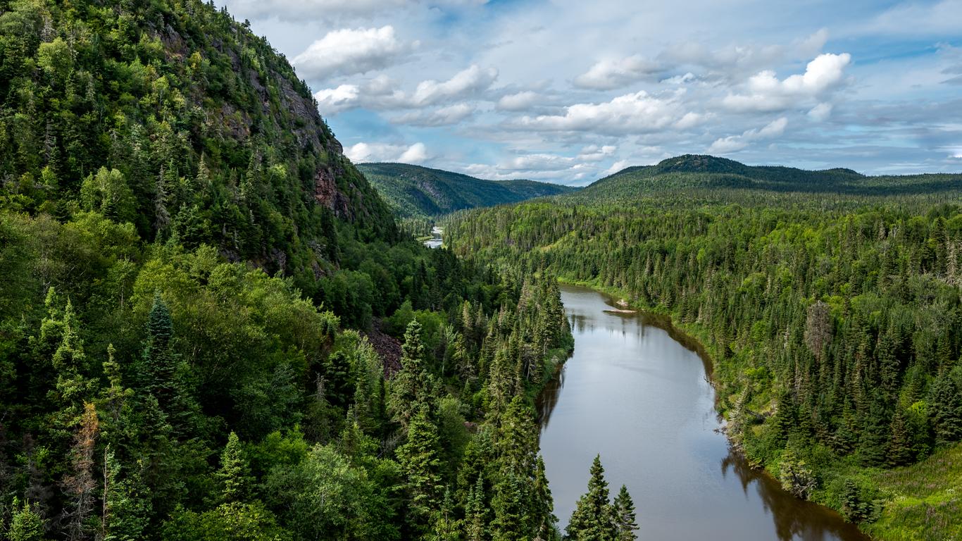 Flights to Thunder Bay