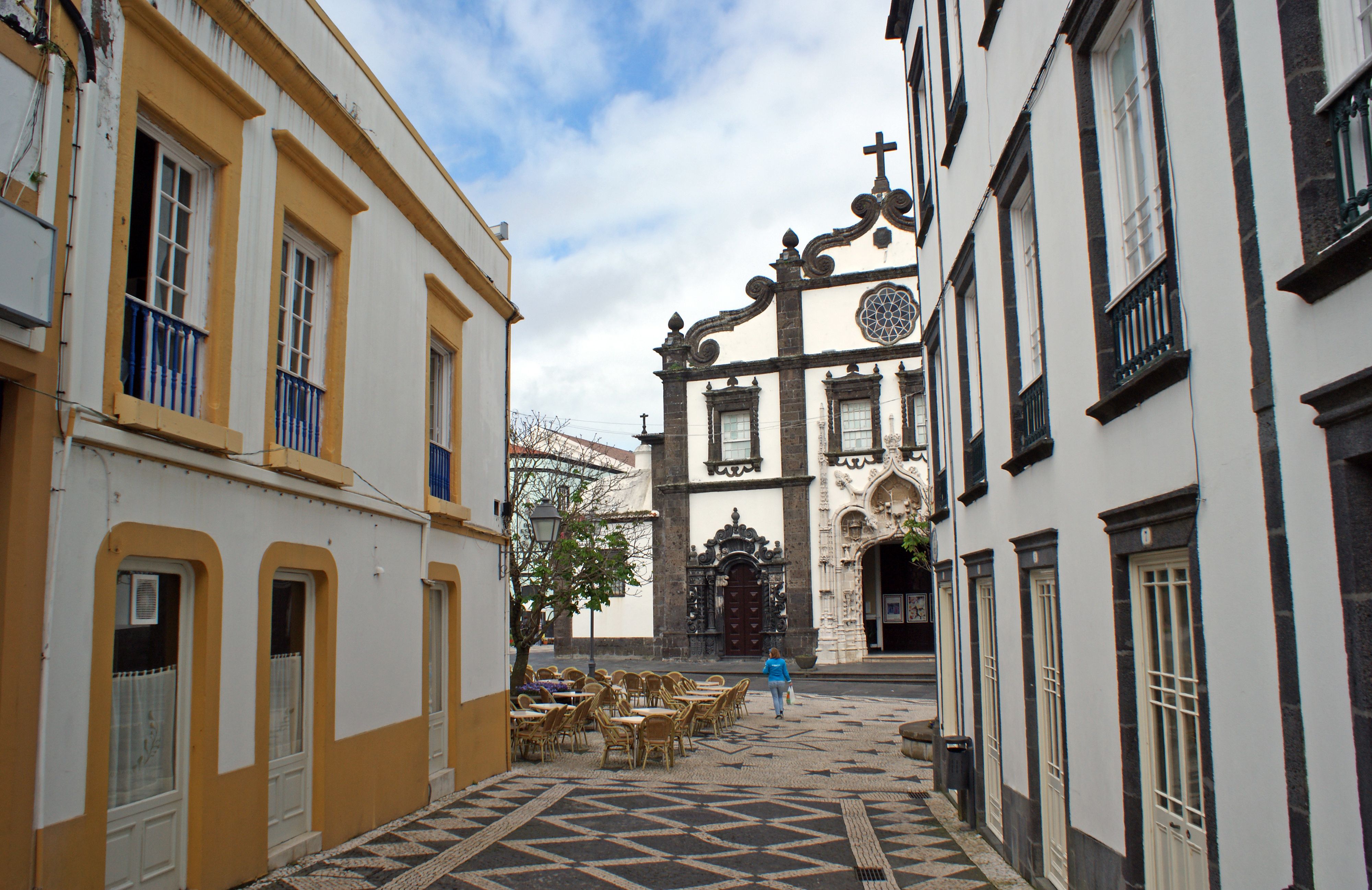 Vacation Apartments & Rentals in Ponta Delgada from 14 / night momondo