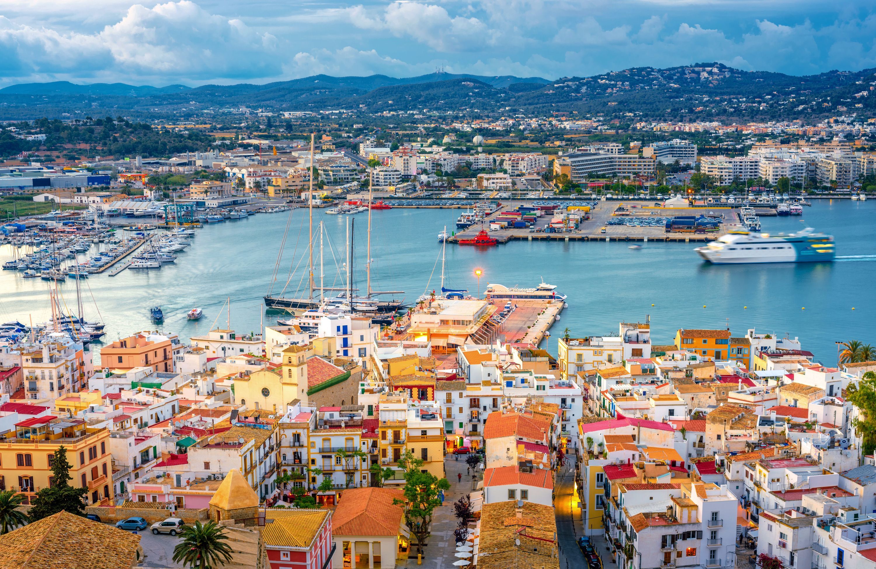 229 Cheap Flights to in 2024/25 momondo