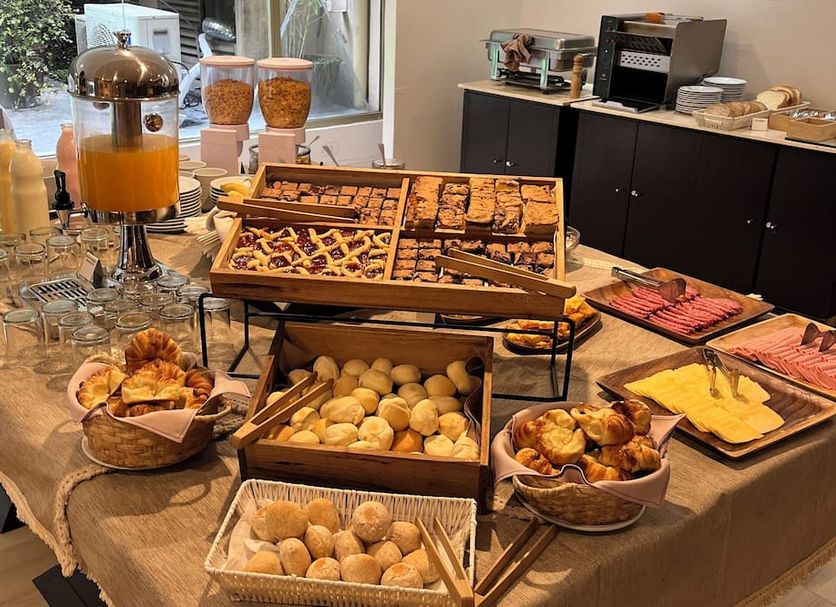 Buffet Photo