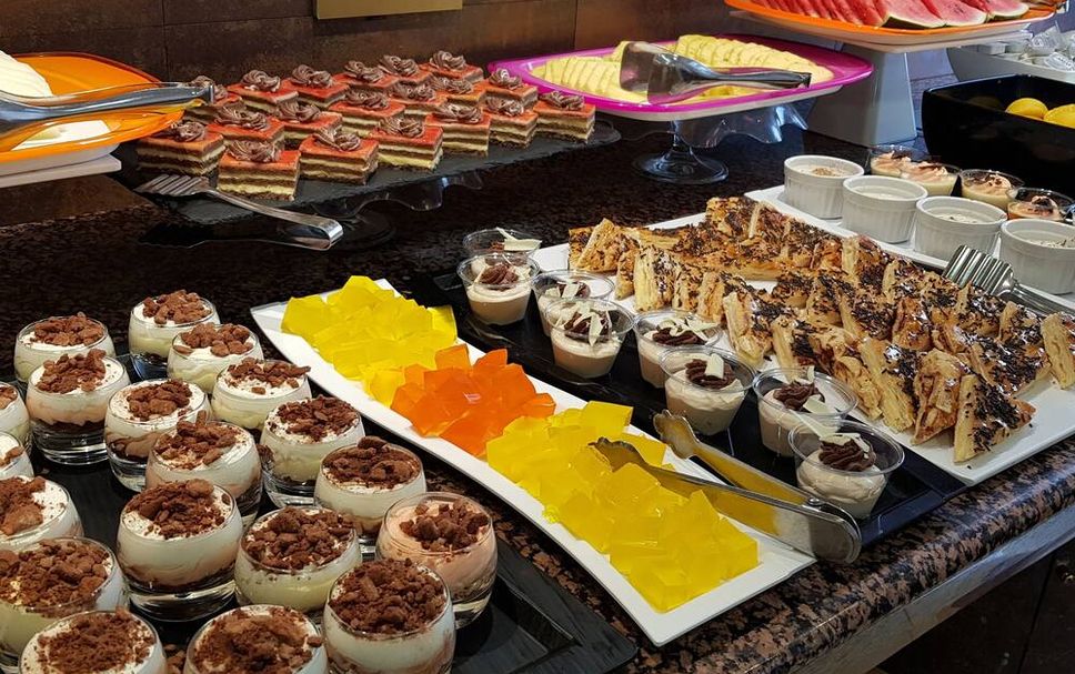 Buffet Photo