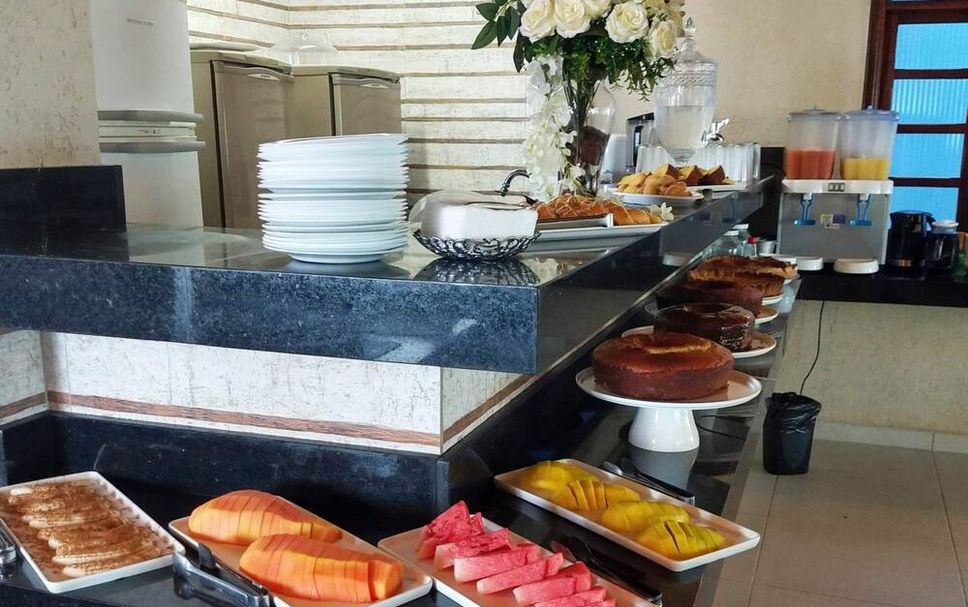 Buffet Photo