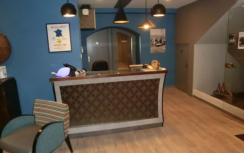 Front desk Photo