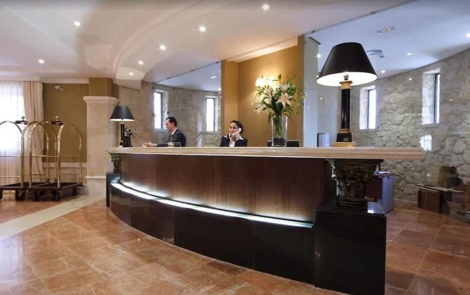 Front desk Photo
