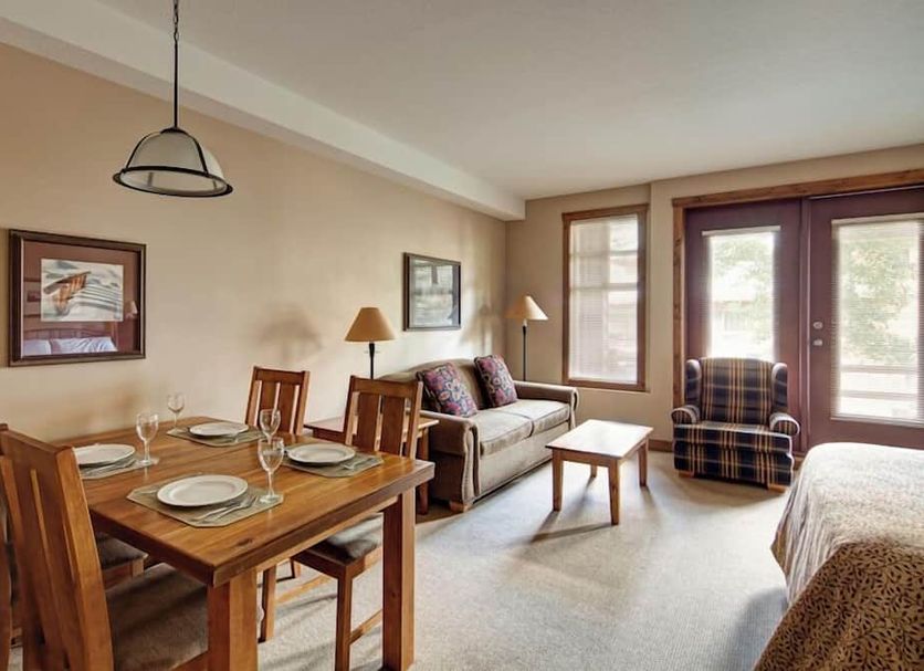 Dining room Photo