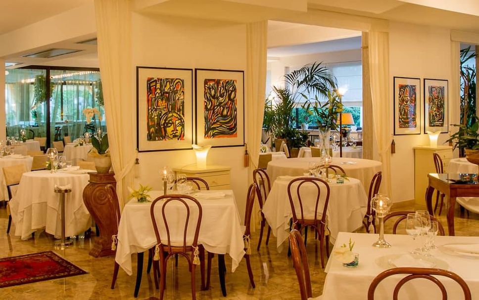 Restaurant Photo