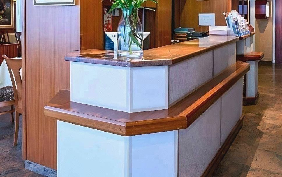 Front desk Photo