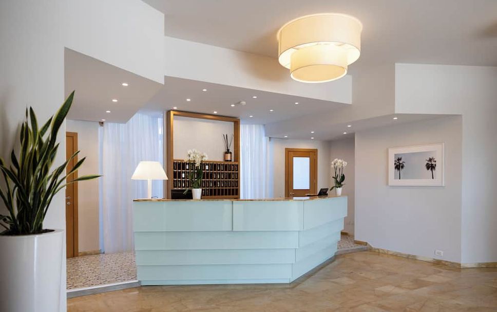 Front desk Photo