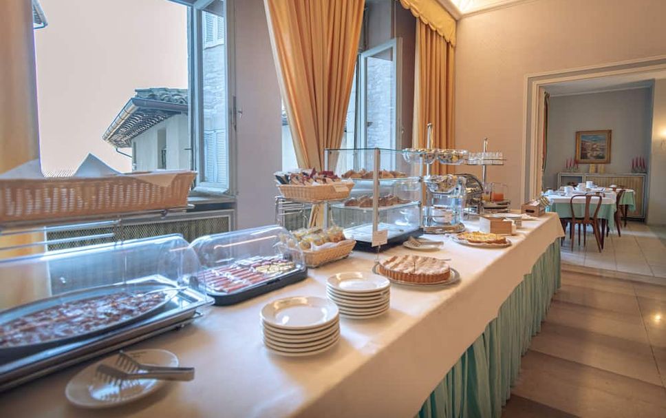 Buffet Photo