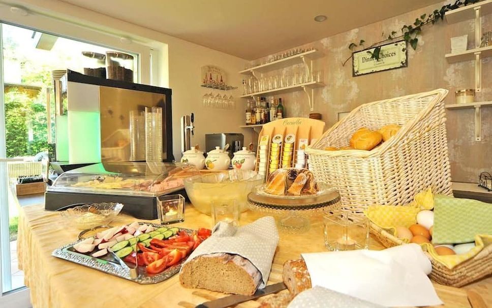 Buffet Photo