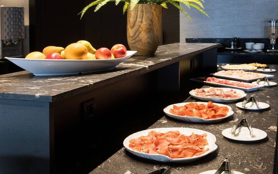 Buffet Photo