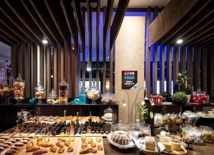 Buffet Photo