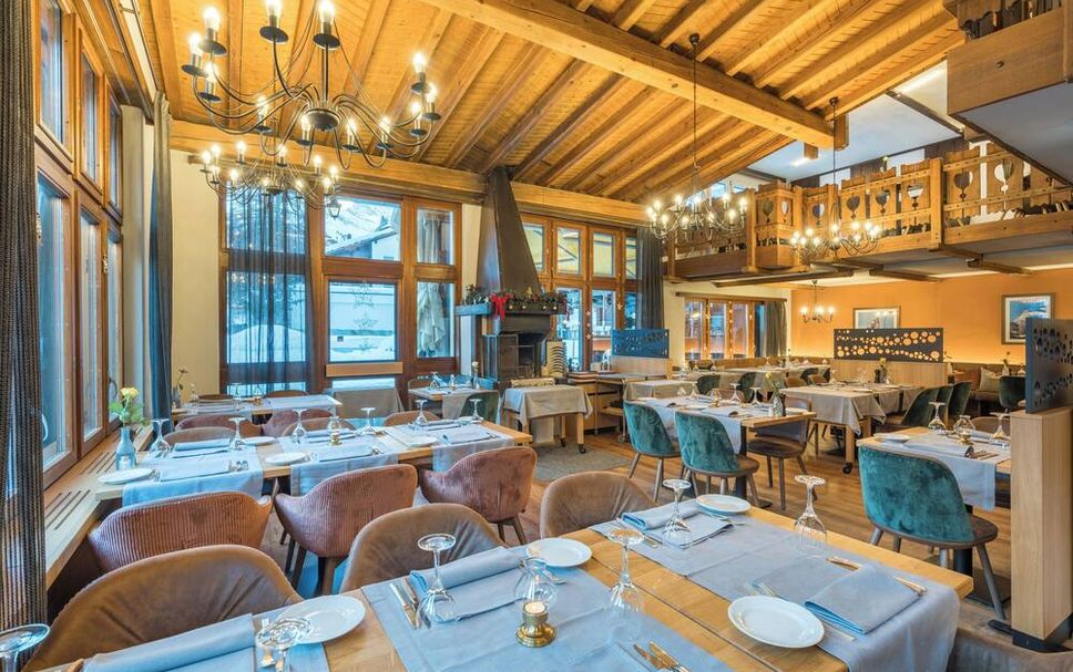 Restaurant Photo
