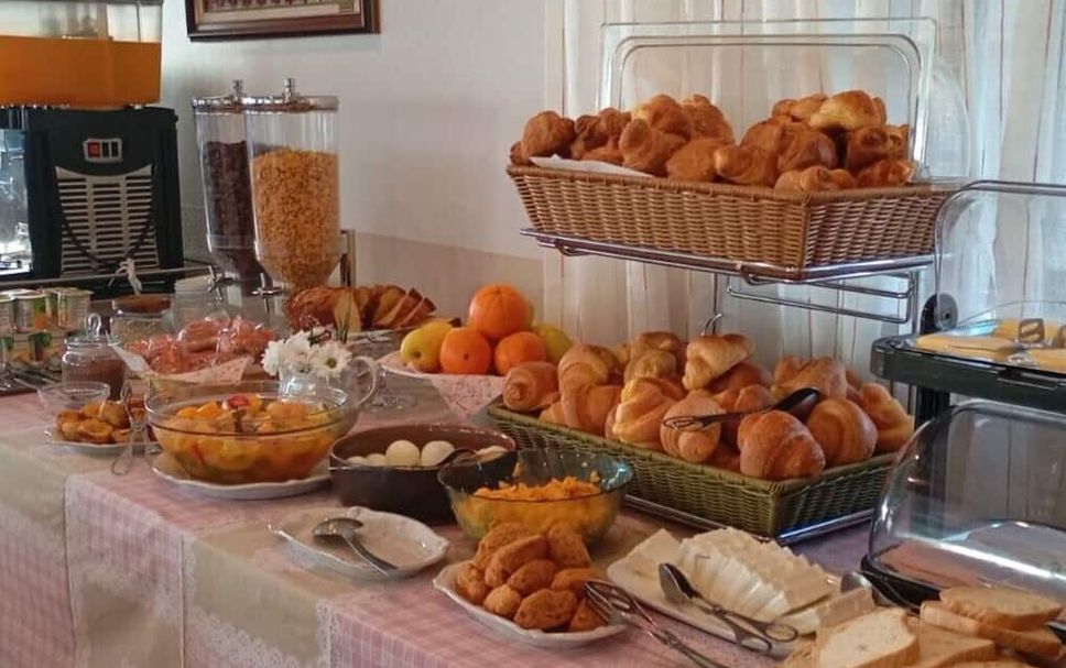Buffet Photo