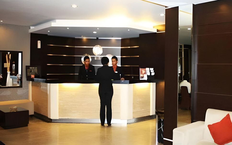 Front desk Photo