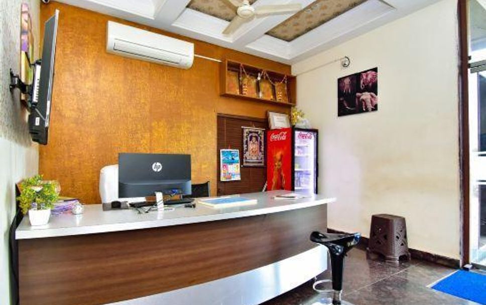 Front desk Photo