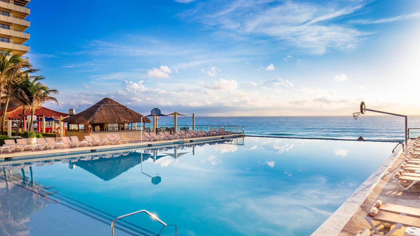 crown paradise club cancun reviews