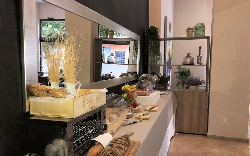 Buffet Photo