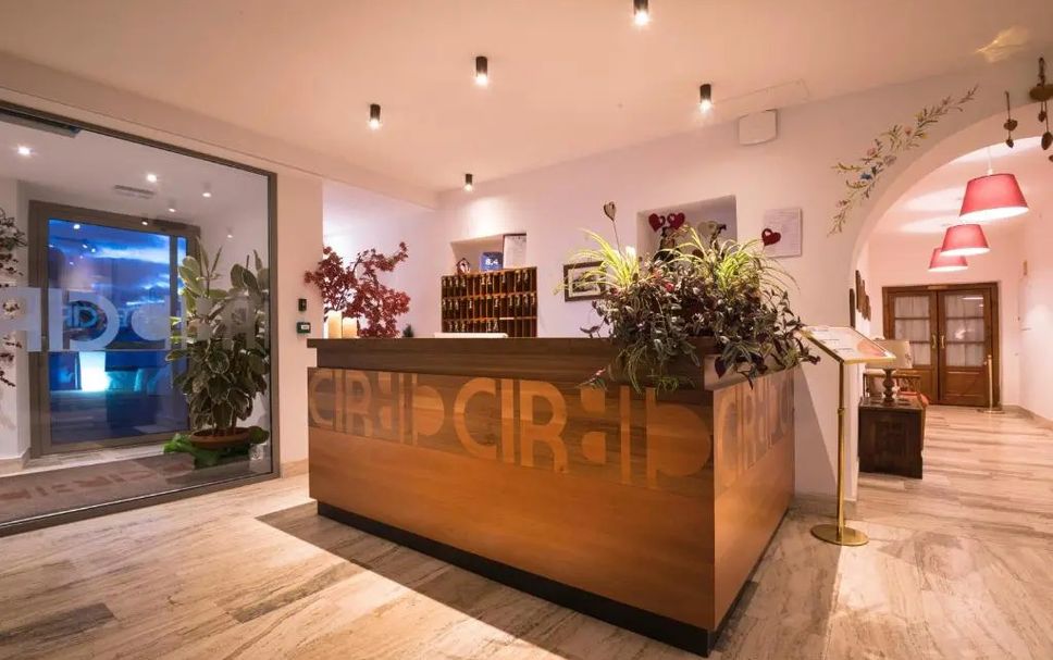 Front desk Photo
