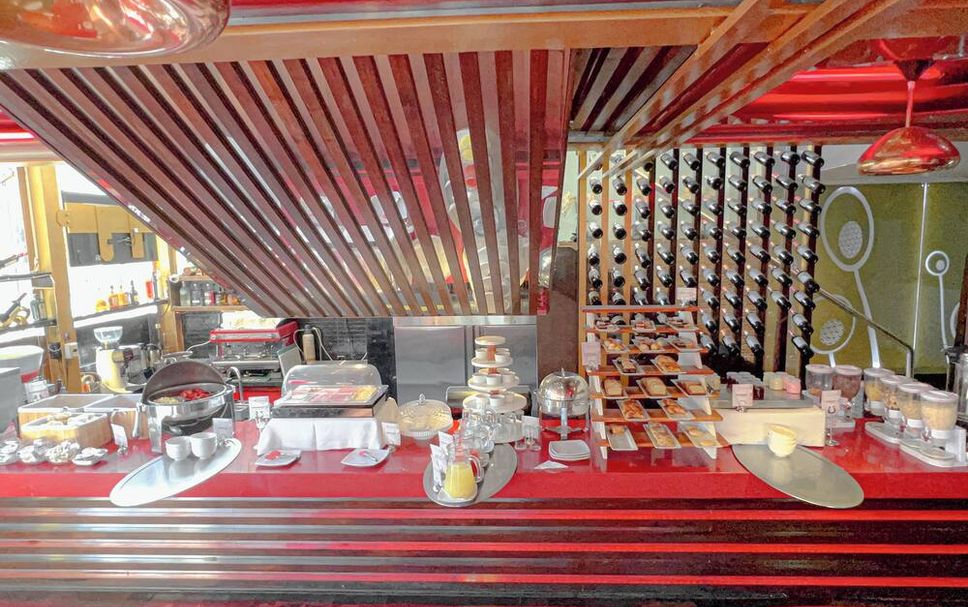 Buffet Photo