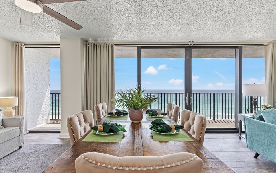 Dining room Photo