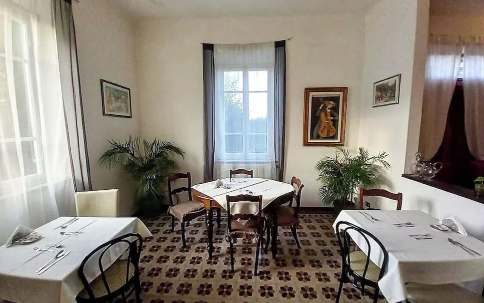 Dining room Photo
