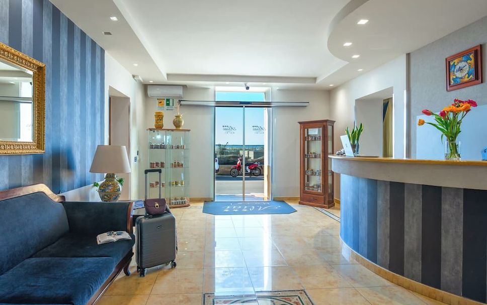 Lobby Photo