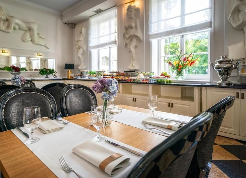 Restaurant Photo