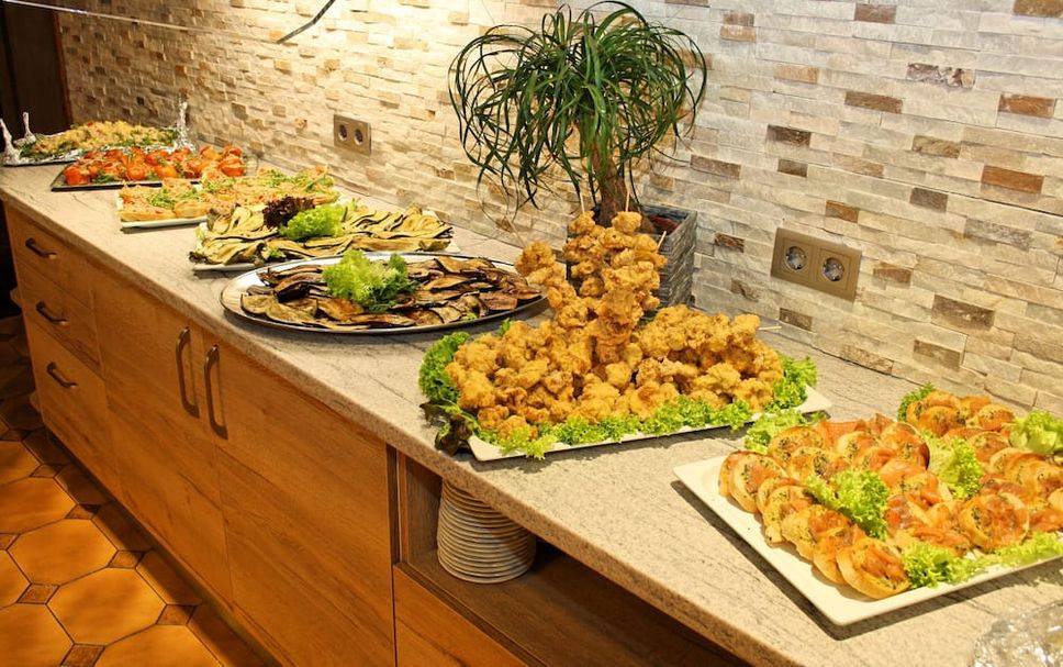 Buffet Photo