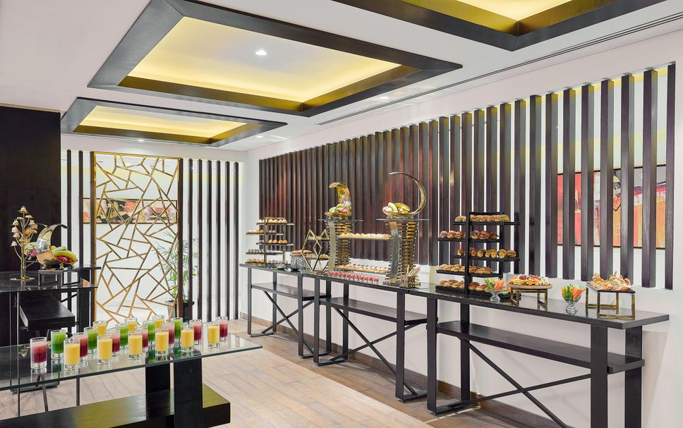 Buffet Photo