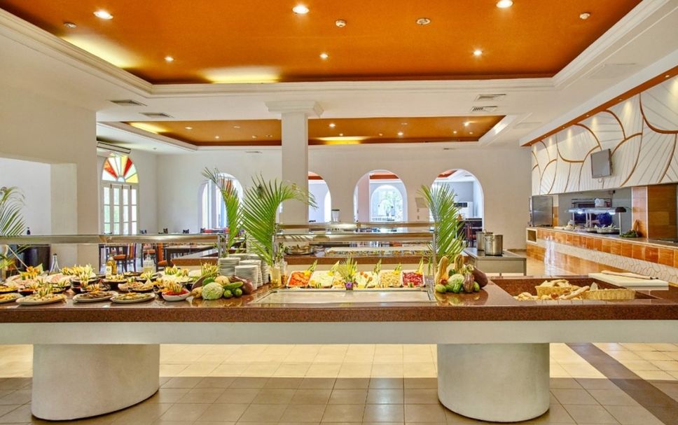 Buffet Photo
