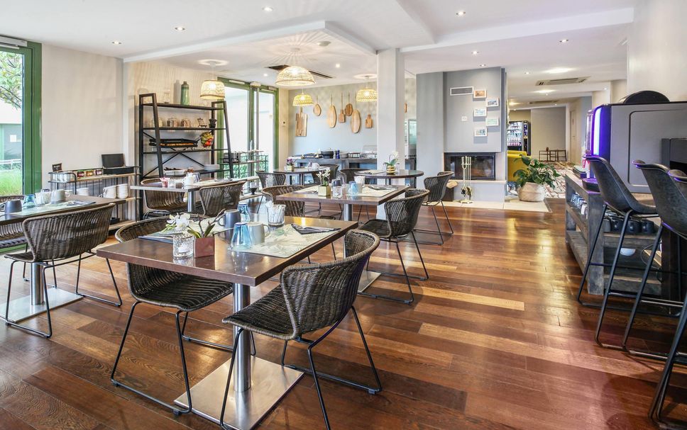Restaurant Photo